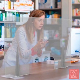 Mampara mostrador de polietilè amb finestreta